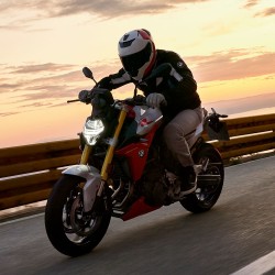 BMW F 900 R Roadster BMW F 900 R Roadster